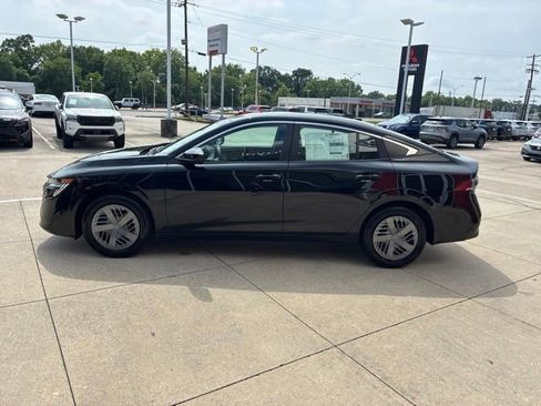 Used 2026 Nissan Sentra SV w/ Floor Mat Package FWD image 4