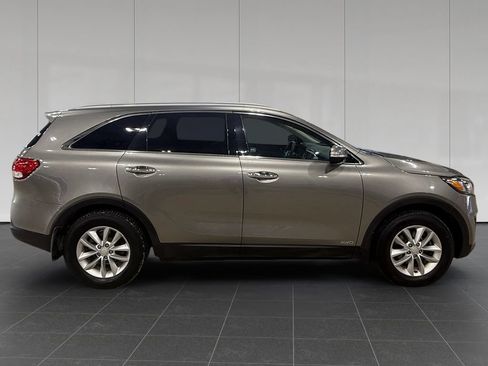 Used 2018 Kia Sorento AWD image 6
