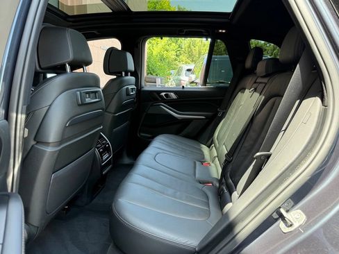 Used 2022 BMW X5 xDrive40i w/ M Sport Package AWD/4WD image 17