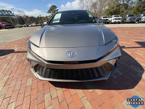 Used 2025 Toyota Camry SE FWD image 26