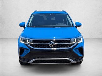 Used 2022 Volkswagen Taos SEL w/ Panoramic Sunroof Package FWD video 2