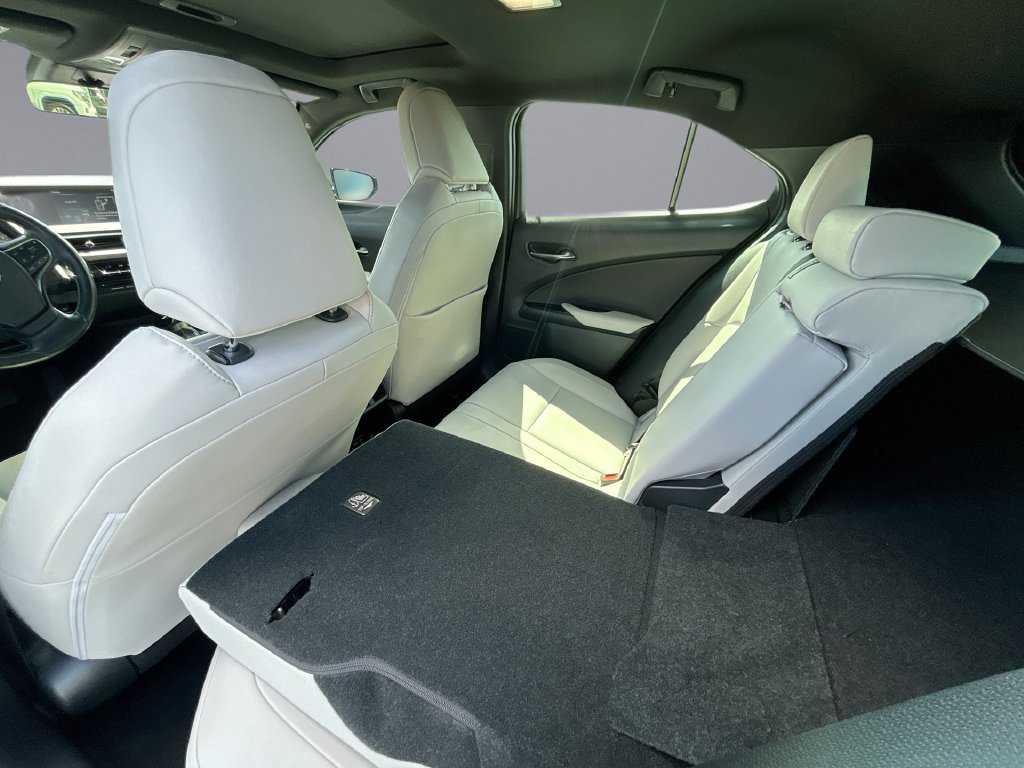 Used 2022 Lexus UX 250h w/ Accessory Package (Z1) AWD/4WD image 15