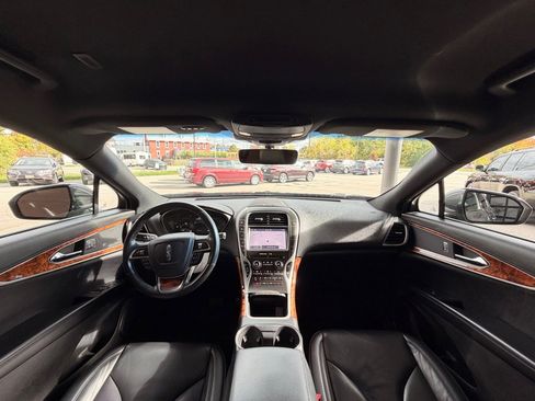 Used 2019 Lincoln Nautilus Select image 18