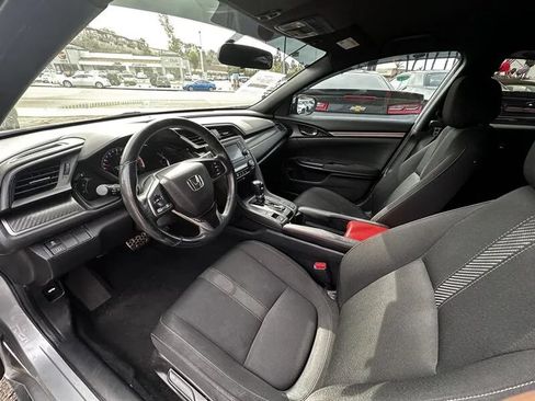 Used 2018 Honda Civic Sport image 29