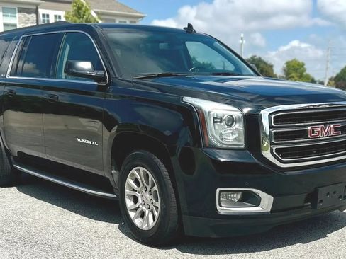 Used 2019 GMC Yukon XL SLE AWD/4WD image 3