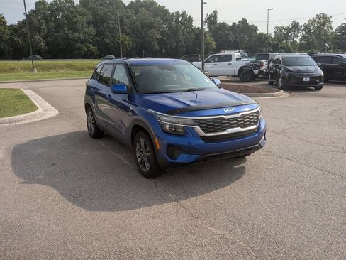 Used 2022 Kia Seltos LX AWD/4WD image 7