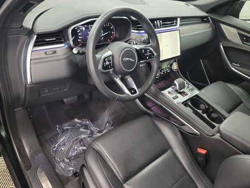Used 2023 Jaguar F-PACE S image 21