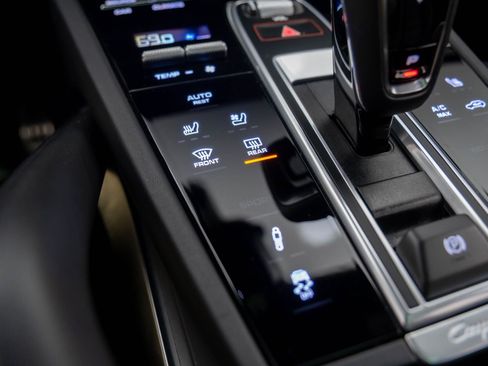 Certified 2023 Porsche Cayenne Turbo image 28