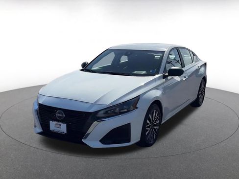 Used 2025 Nissan Altima 2.5 SV FWD image 7