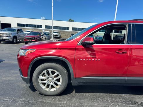 Used 2019 Chevrolet Traverse LT FWD image 3
