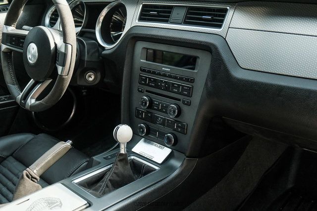Used 2010 Ford Mustang Shelby GT500 RWD image 44