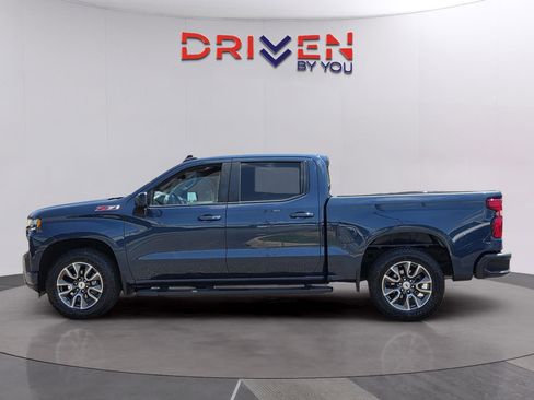 Used 2022 Chevrolet Silverado 1500 RST w/ Z71 Off-Road Package AWD/4WD image 2