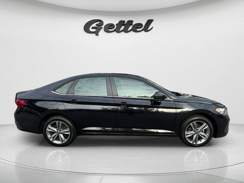 Used 2024 Volkswagen Jetta SE FWD image 4