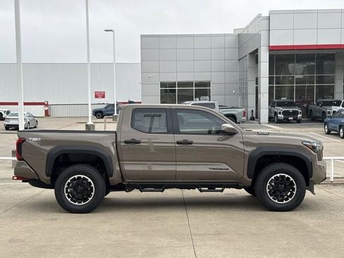 New 2026 Toyota Tacoma TRD Off-Road image 3