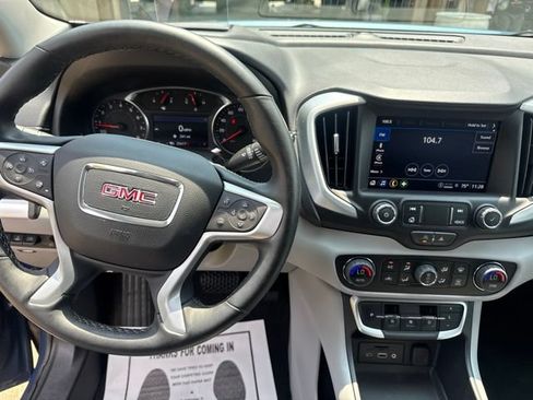 Used 2024 GMC Terrain SLT w/ Tech Package FWD image 16