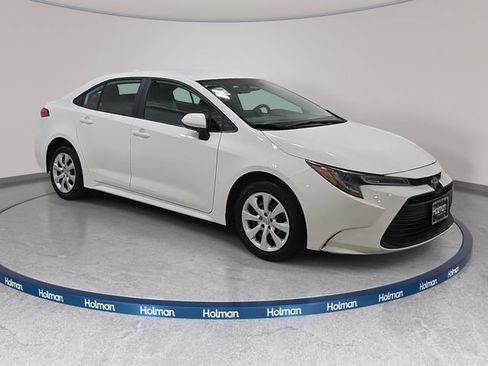 Certified 2025 Toyota Corolla LE FWD image 3