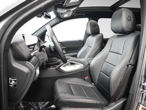 Used 2023 Mercedes-Benz GLS 450 4MATIC image 8