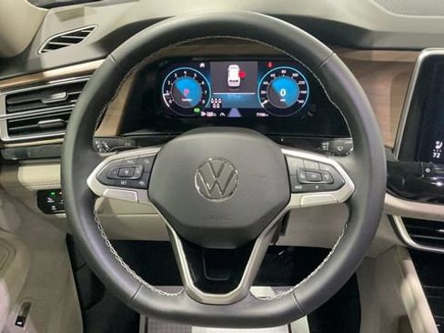 Used 2026 Volkswagen Atlas SE AWD/4WD image 16