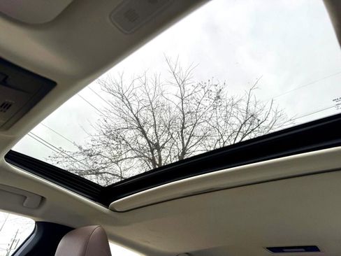 Used 2023 Lexus ES 350 w/ Premium Package image 13