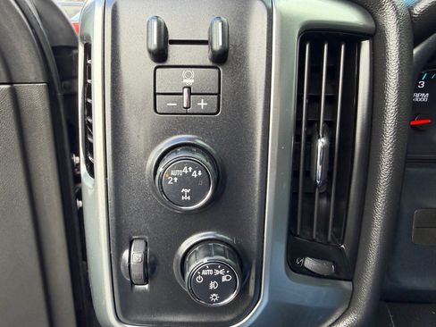 Used 2018 Chevrolet Silverado 1500 LT w/ All Star Edition image 26