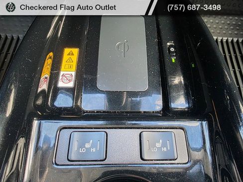 Used 2022 Toyota Prius XLE image 36