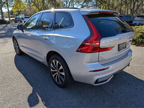 Certified 2025 Volvo XC60 B5 Plus image 6