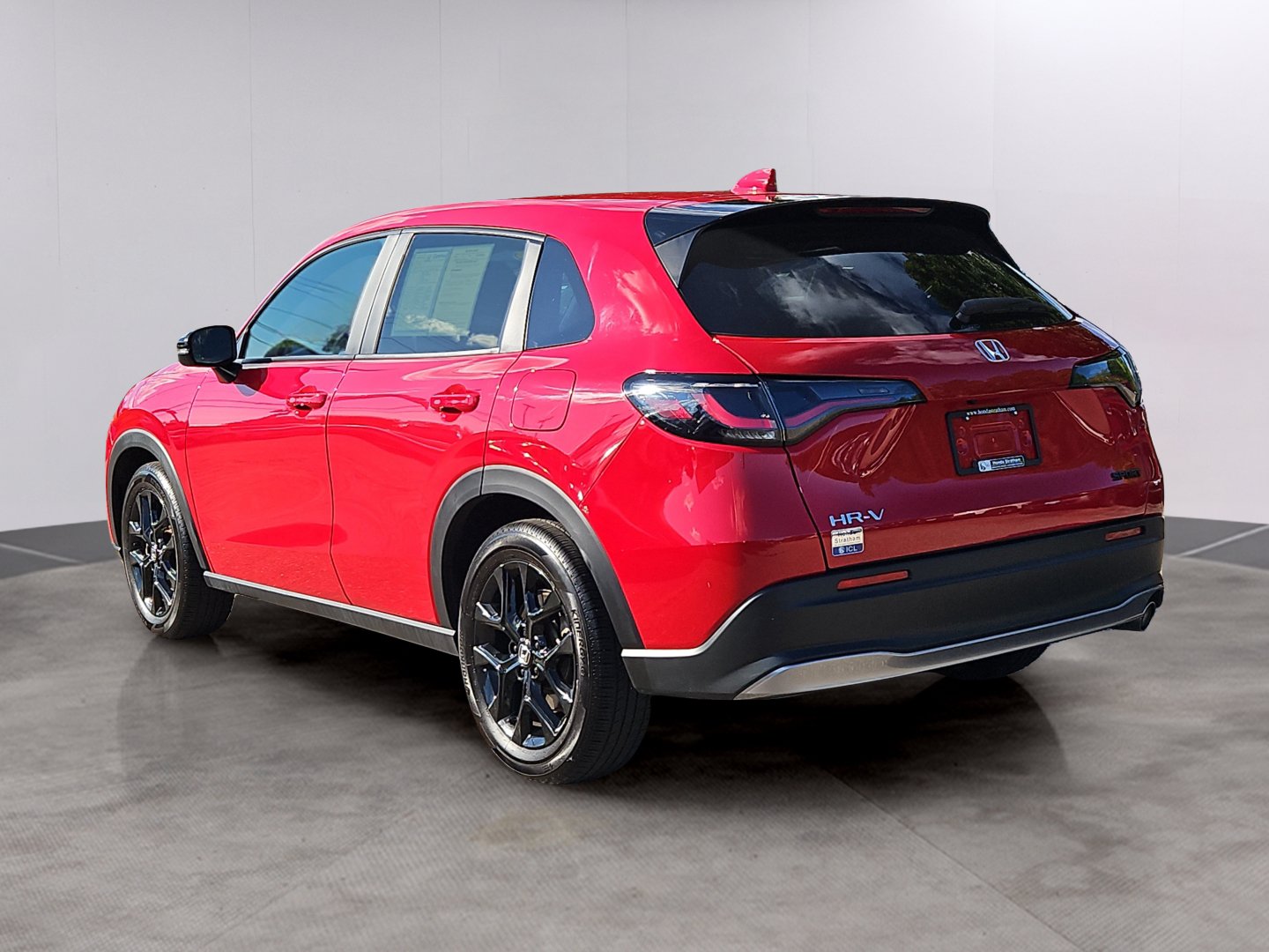 Certified 2025 Honda HR-V Sport image 27