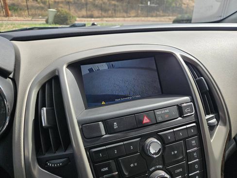 Used 2013 Buick Verano FWD image 40