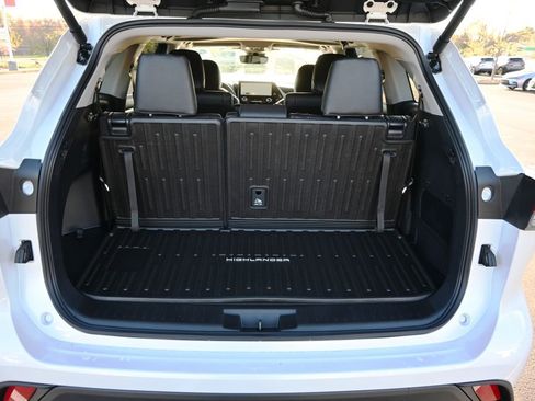 New 2026 Toyota Highlander XLE AWD/4WD image 8