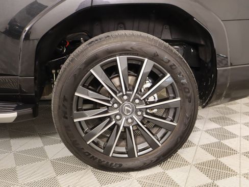 Used 2025 Lexus GX 550 w/ Accessory Package (Z1) image 21