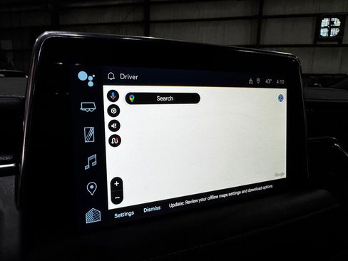 Used 2023 Chevrolet Suburban Premier image 33