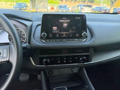 Used 2025 Nissan Rogue S AWD/4WD image 9