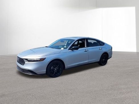 Used 2025 Honda Accord SE image 4