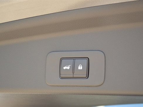 New 2025 Nissan Murano SV image 9