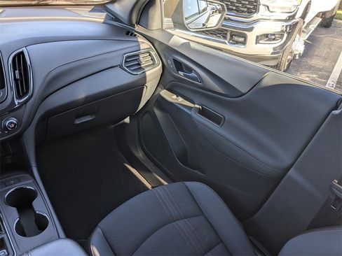 Used 2023 Chevrolet Equinox RS image 20