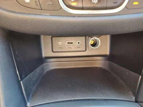 Used 2019 Chevrolet Equinox LT AWD/4WD image 35