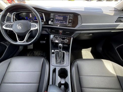 Used 2024 Volkswagen Jetta SE FWD image 15