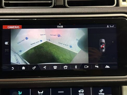 Used 2019 Land Rover Range Rover image 38