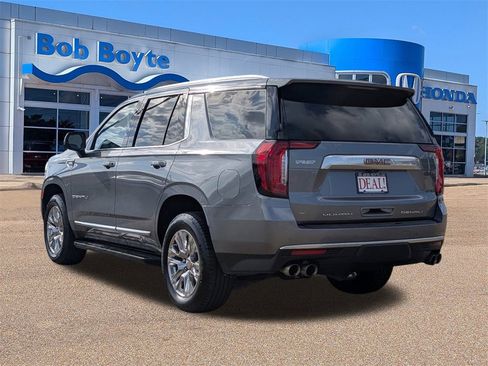 Used 2021 GMC Yukon Denali w/ Advanced Technology Package image 3