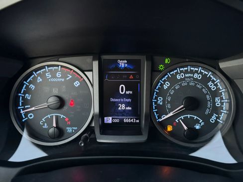 Used 2016 Toyota Tacoma TRD Sport RWD image 34