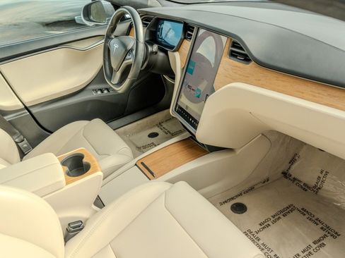 Used 2019 Tesla Model S Long Range image 18