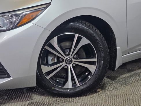 Used 2020 Nissan Sentra SV image 2