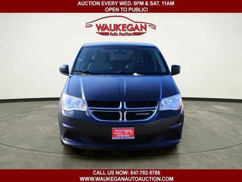 Used 2014 Dodge Grand Caravan SE w/ Quick Order Package 29E SE image 2
