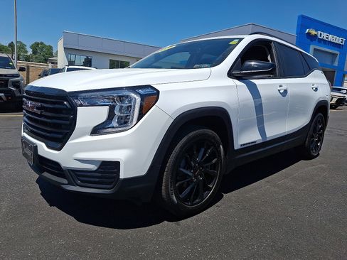 Used 2023 GMC Terrain SLE w/ Elevation Edition AWD/4WD image 1