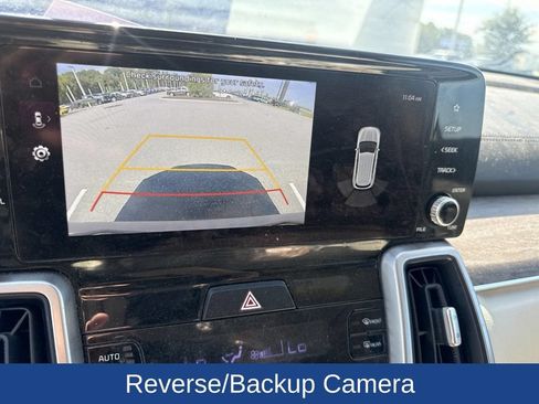 Used 2023 Kia Sorento EX w/ Panoramic Sunroof Package FWD image 7