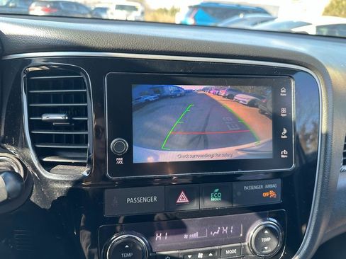 Used 2018 Mitsubishi Outlander SE image 20