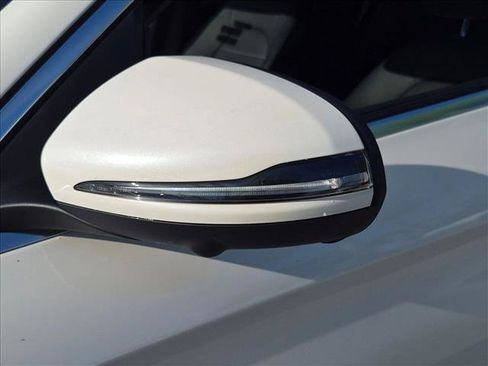 Used 2022 Mercedes-Benz GLC 300 4MATIC Coupe image 10