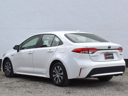 Used 2021 Toyota Corolla LE image 2