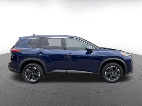 Used 2025 Nissan Rogue SV AWD/4WD image 15