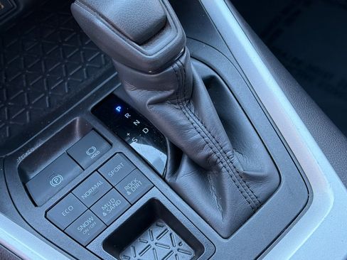 Used 2024 Toyota RAV4 LE image 21